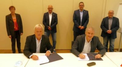 Vertragsunterzeichnung1 (Copy)