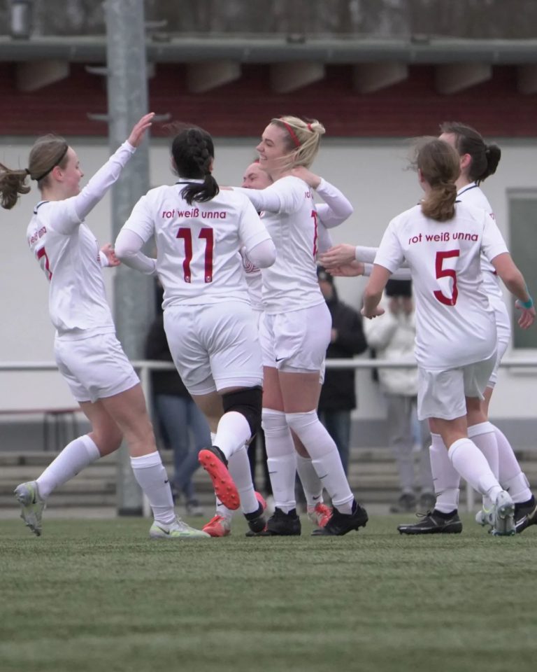 2:0-Sieg – RWU-Damen machen binnen drei Minuten alles klar